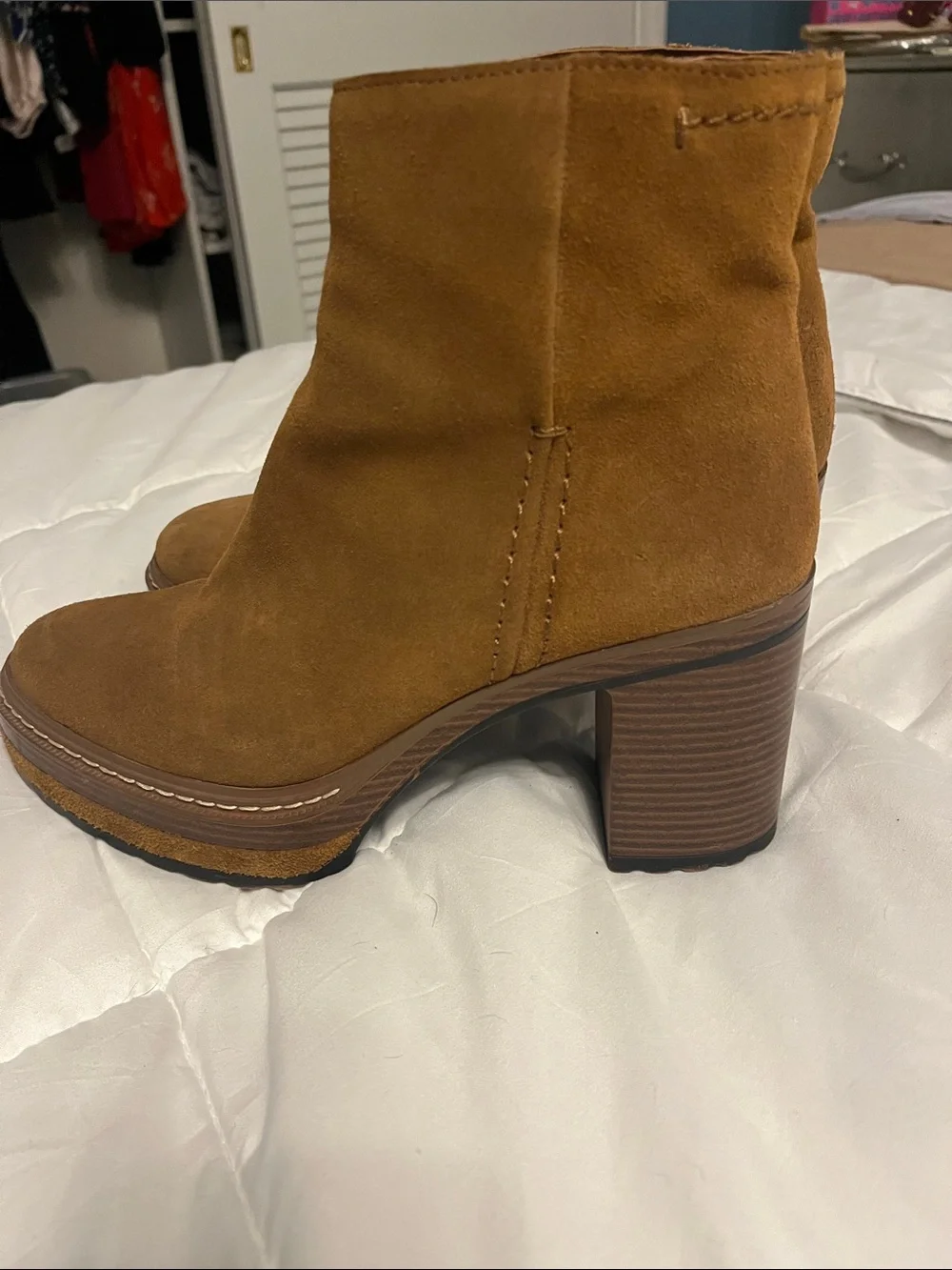 Steve Madden tan suede